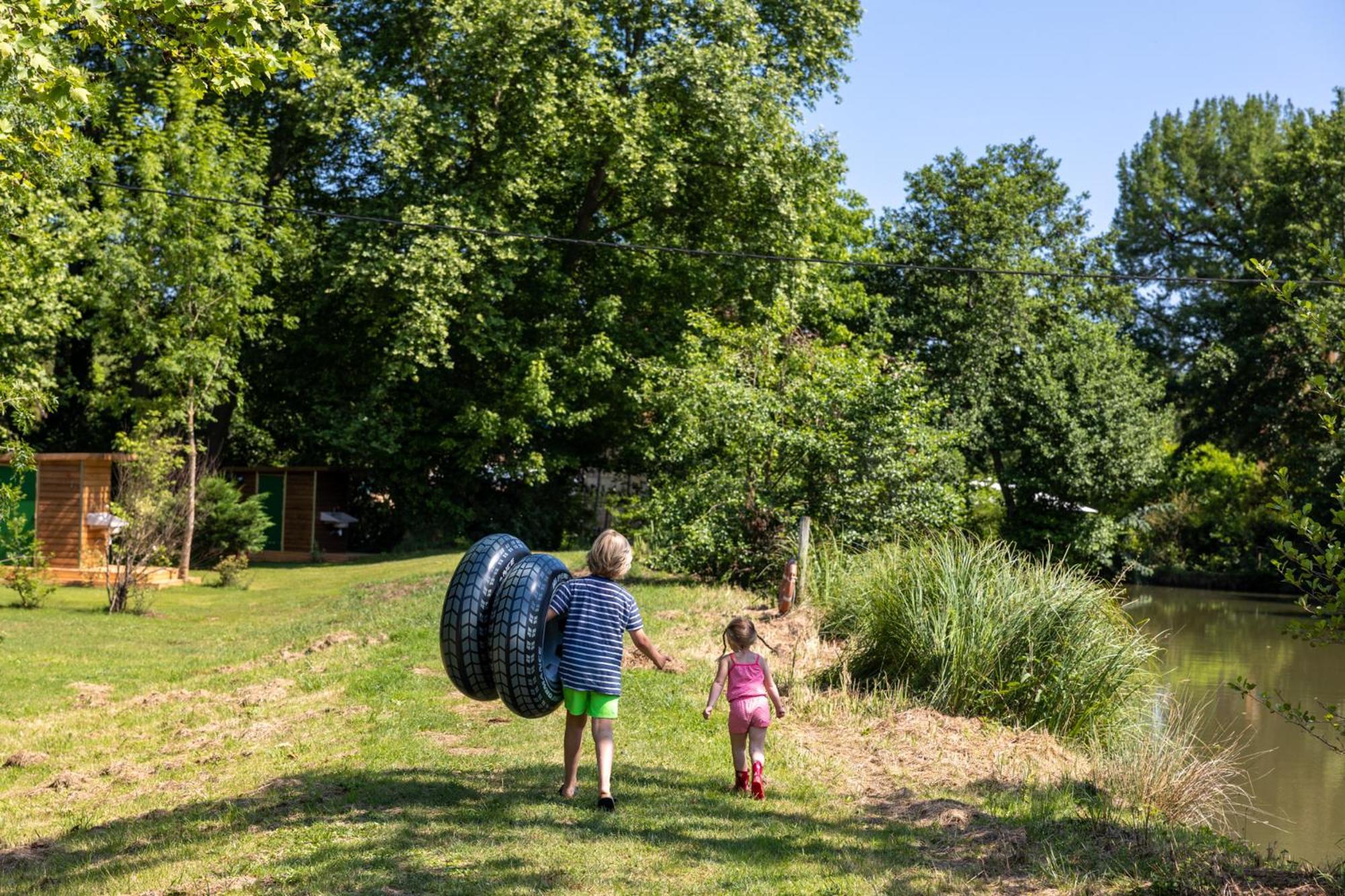 Camping RCN Le Moulin de la Pique Belvès Extérieur photo
